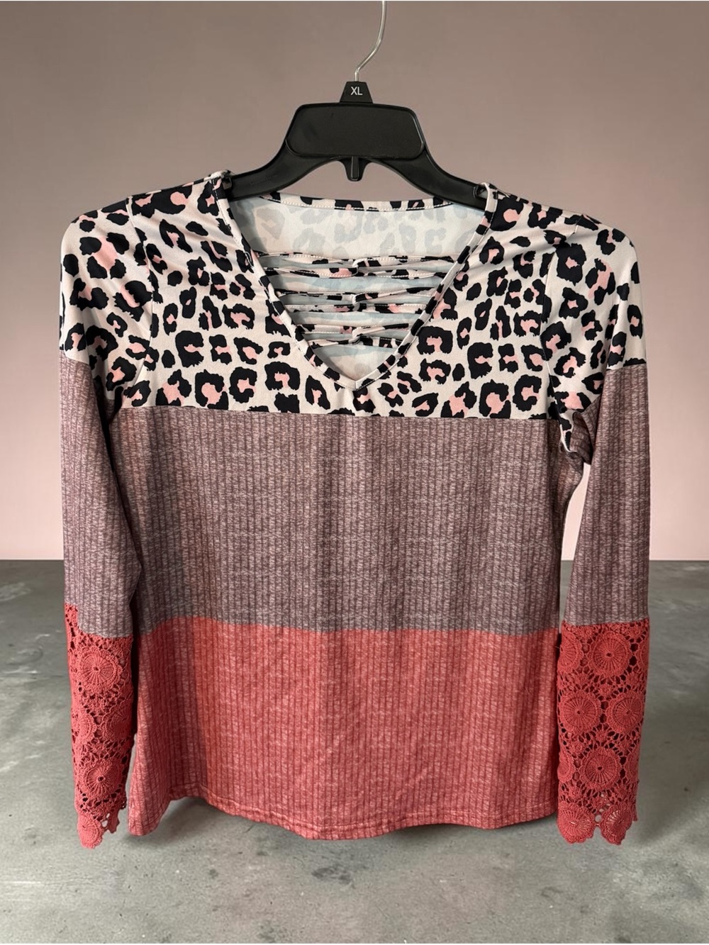 Women's Pink Leopard Colorblock Lace-Sleeve Top